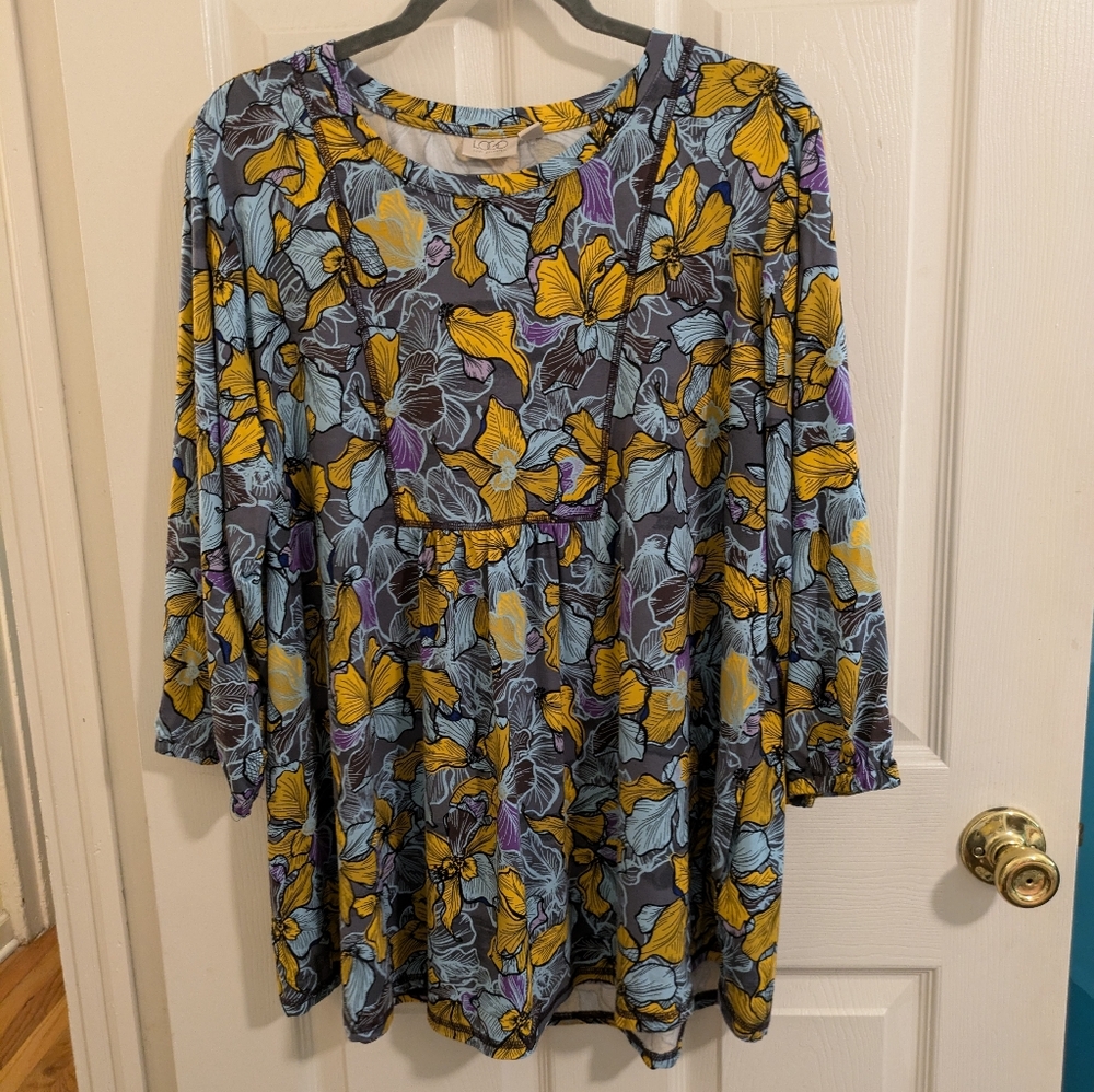 Lori Goldstein 3/4 sleeve floral top with side pockets, size 1X
